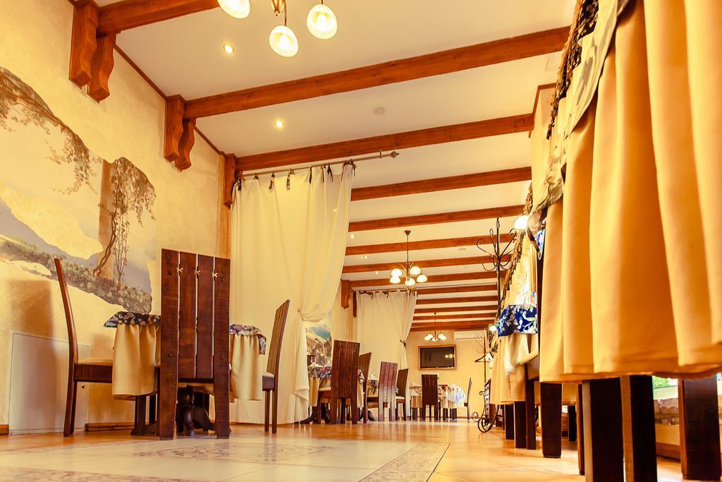 Dvorik Leva Hotel 3*
